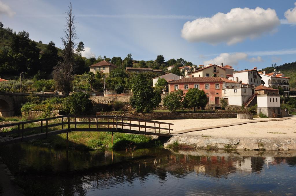 A Look Into The River Apartment Avô Exterior foto